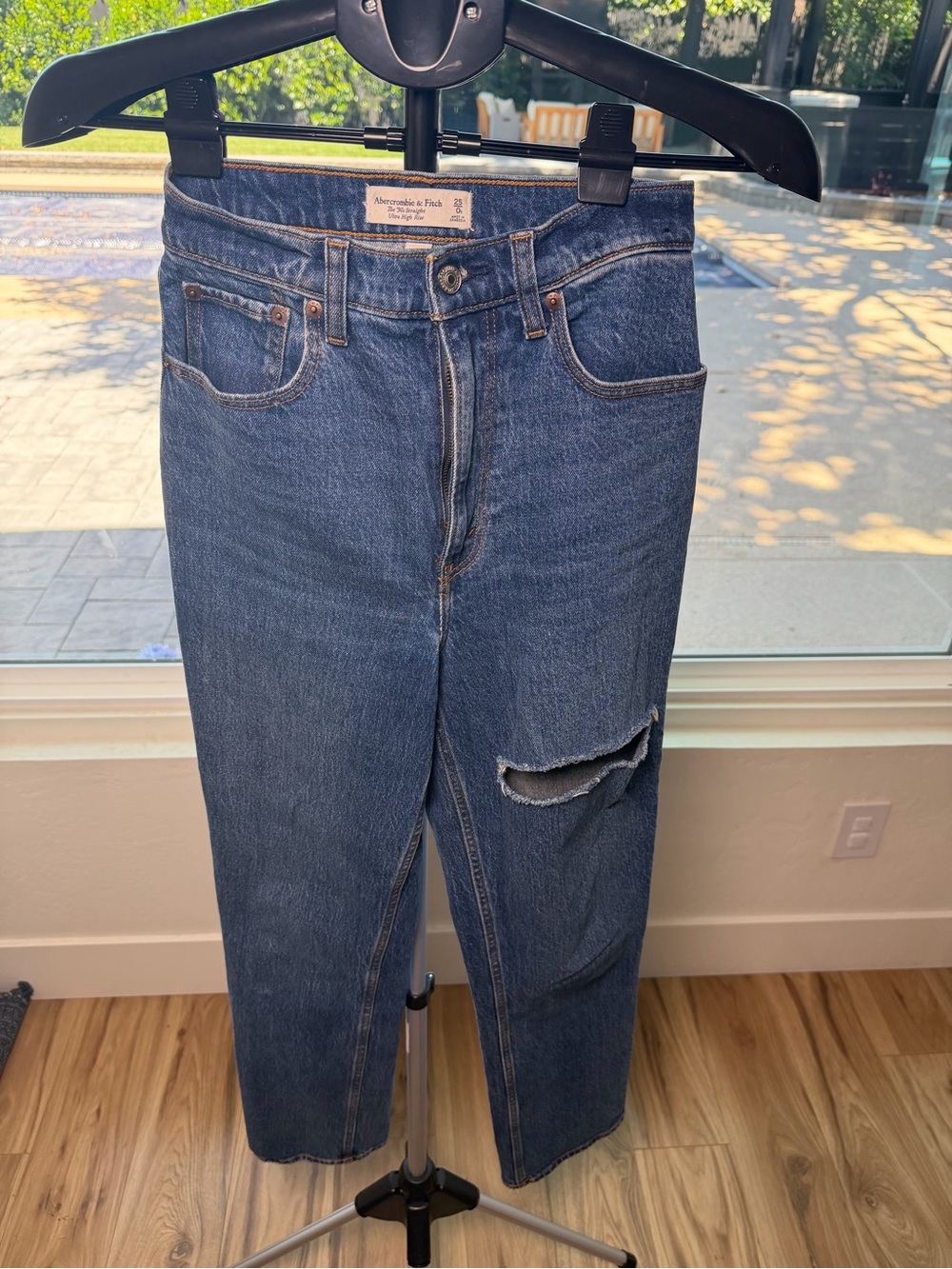 Abercrombie & Fitch Dark Blue Distressed Straight Jeans Size 25